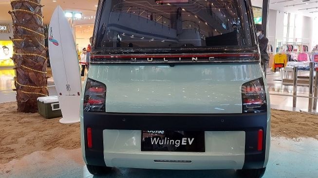 Wuling EV, mobil listrik Wuling dimensi kecil yang tepat untuk jalan raya perkotaan [Suara.com/Manuel Jeghesta Nainggolan].