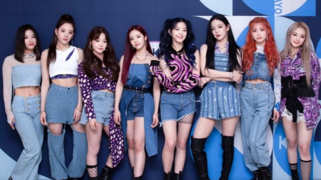 Terasa Janggal, Netizen Beberkan Alasan fromis_9 Raih Ranking Tinggi di Gaon Chart