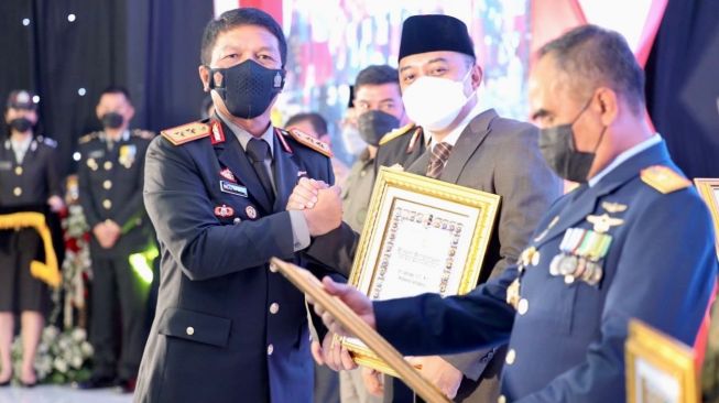 Inovasi, Kreatifitas dan Kegotongroyongan, Antarkan Pemkot Surabaya Terima Sederet Penghargaan