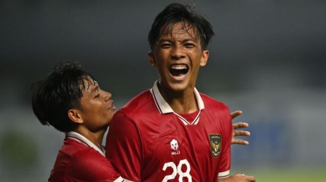 Ajak Nonton AFC U-20 Indonesia-Timor Leste di GBT, Wali Kota Surabaya: Dudokno Nyalimu Rek