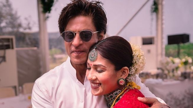 Nayanthara Rayakan Ulang Tahun Pernikahan, Potret Shah Rukh Khan Tuai Pujian