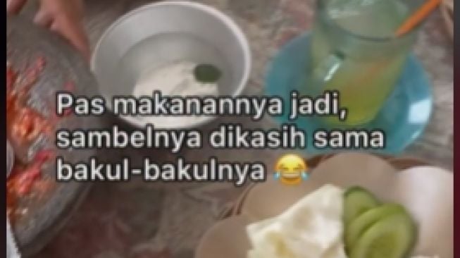 Ketemu Tempat Makan Enak di Aplikasi, Pas Makan di Tempat Suasananya Kaya Pulang ke Rumah