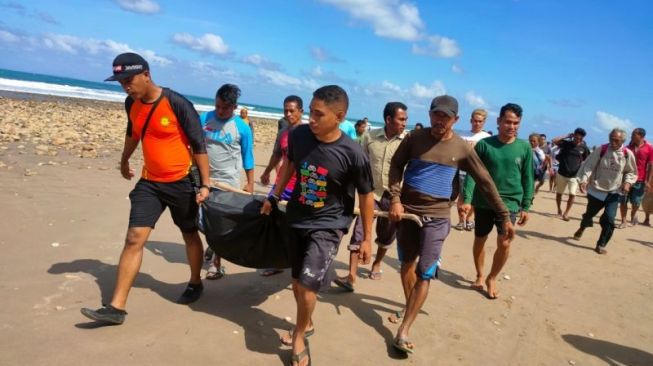 Hilang saat Memancing Ikan di Perairan Air Cina NTT, Seorang Nelayan Ditemukan Meninggal