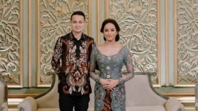 Adik Maudy Ayunda, Amanda Khairunnisa dan kekasihnya, Tavan Dutton [Instagram/@akhairunn]