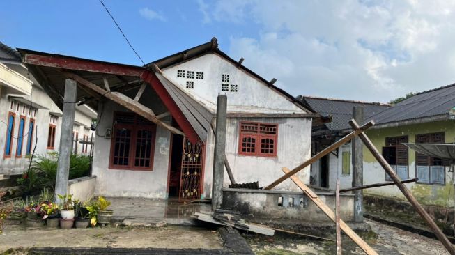 Belasan Rumah Rusak Karena Hujan Ekstrem di Bangka Tengah