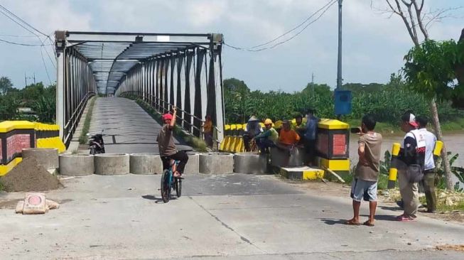 Akhirnya Jembatan Gledeng Bojonegoro-Tuban di Atas Begawan Solo Dibuka Lagi