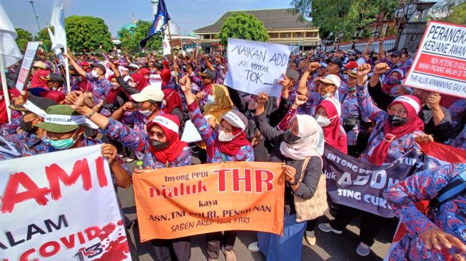 Geruduk Gedung DPRD dan Bupati, Ribuan Perangkat Desa di Kabupaten Banyumas Gelar Aksi, Ini Tuntutannya