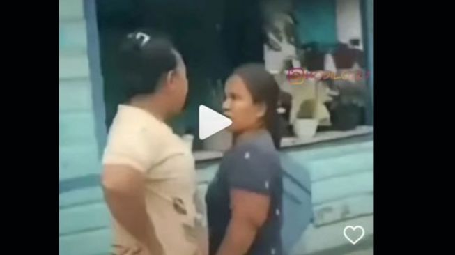 Viral Video Emak-emak Bertengkar, Warganet Heboh: Rebutan Kupon untuk Ambil Daging Kurban