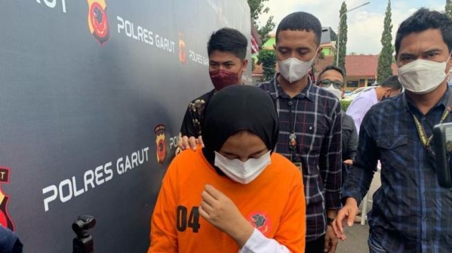 Kacau! Ibu Rumah Tangga Ini Raup Rp 1,9 M Dari Penipuan Jual Migor Murah