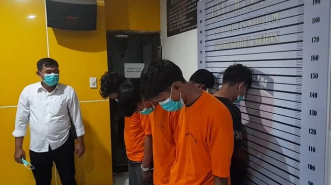 Beringas Geng Motor di Medan Aniaya IRT hingga Luka-luka, 5 Pelaku Ditangkap