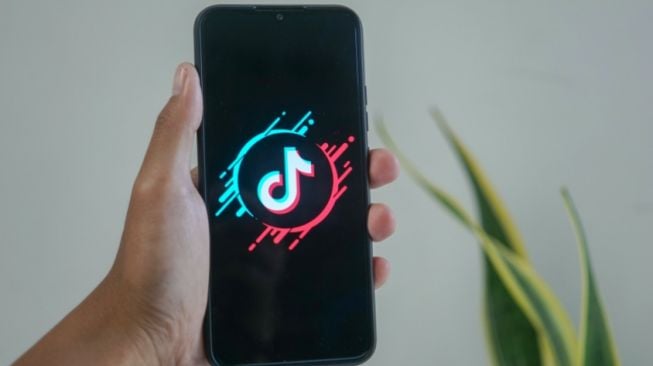 Coba SSSTikTok, Download Video TikTok Tanpa Watermark Kualitas HD!