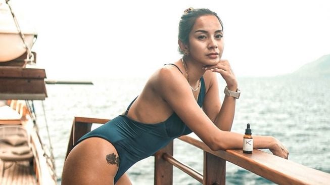 Artis Punya Tato Tersembunyi (instagram/@kiranalarasati)