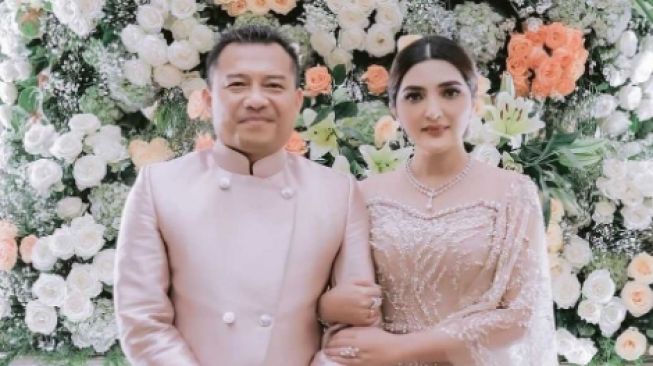 Pernikahan Artis yang Disiarkan di TV (Instagram/ananghijau)