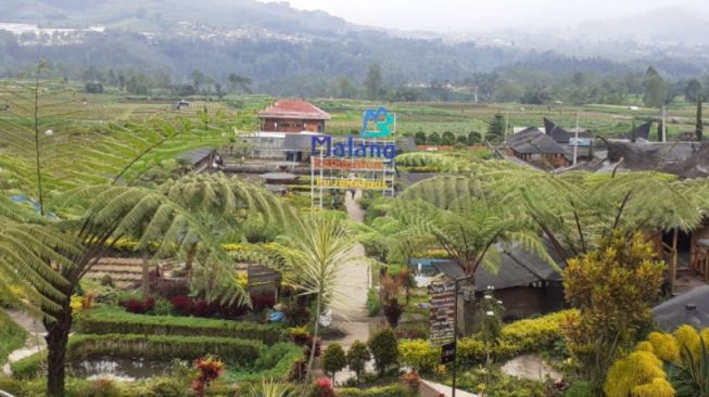 Bersantai Sejenak Sambil Menikmati Santap Siang di Cafe Sawah Pujon Kidul