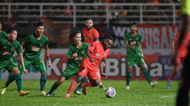 Borneo FC vs PSS Sleman pada leg kedua semifinal Piala Presiden 2022 di Stadion Segiri, Samarinda, Senin (11/7/2022). [Piala Presiden]