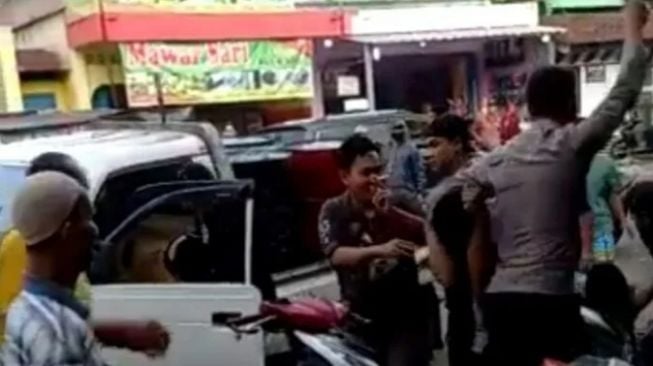 Viral, Pengemudi Jadi Korban Pemukulan di Tasikmalaya, Polisi Sebut Massa Mengejar Korban Karena Termakan Hoaks