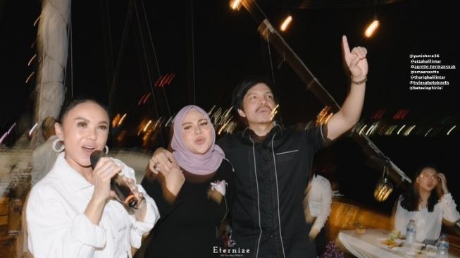 Momen Ultah Aurel Hermansyah (instagram/@eternize.id)