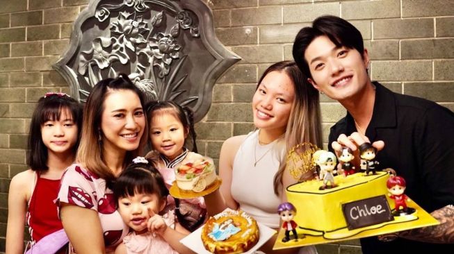 6 Momen Akrab Lee Jeong Hoon dan Anak Sambungnya, Kedekatannya Dianggap Berlebihan