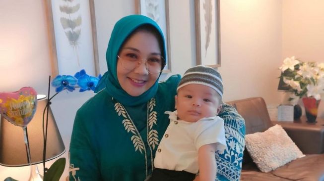 Potret Gemas Baby Izz Rayakan Idul Adha di Amerika (Instagram/@yorafebrina)