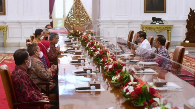 Dewan Komisioner OJK Periode 2017-2022 Berpamitan ke Jokowi