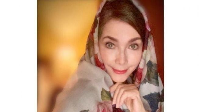 Potret Memukau Widyawati di Usia 72 Tahun. (Instagram/@widyawati_sophiaan)