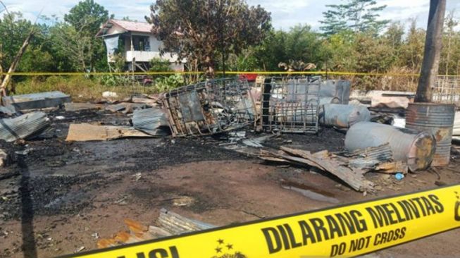 Lahan Diduga Tempat Penimbunan BBM di Palangka Raya Terbakar