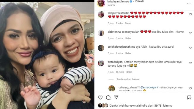 Krisdayanti bersama Baby Ameena dan besan, Lenggogeni Faruk. [Instagram]