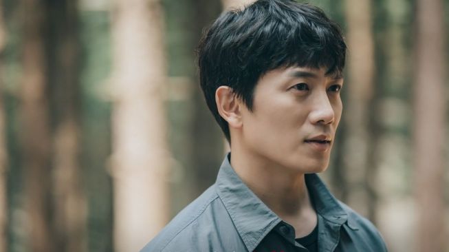 Potret Ji Sung di Adamas (Instagram/@tvn_drama)