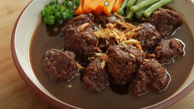 Resep Semur Bola Daging ala Chef Devina Hermawan, Cocok untuk Keluarga