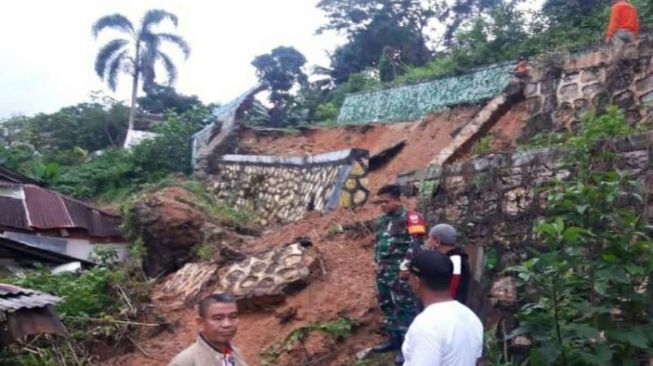 Warga Kota Kendari Diminta Waspada Longsor dan Banjir