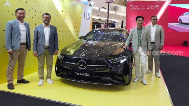 Selain All-New Mercedes-Benz C-Class juga diluncurkan The New CLS dalam acara STAR DRIVE Mercedes-Benz di Atrium Senayan CIty [Suara.com/CNR ukirsari].