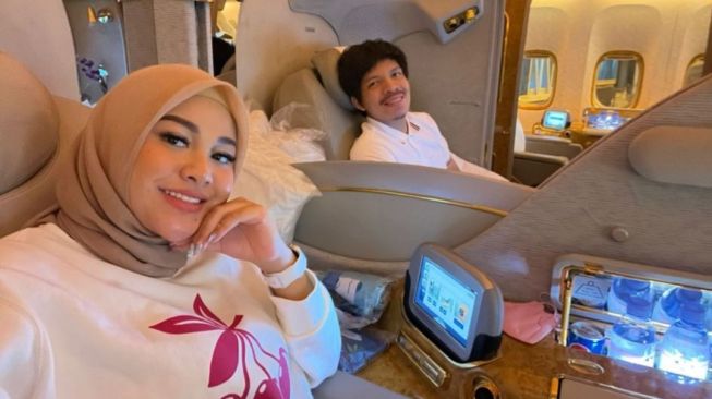 Gara-Gara Karyawan Lalai, Aurel Hermansyah Murka ASI untuk Baby Ameena Nyaris Basi