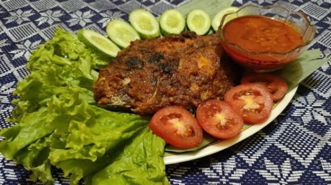 Ingin Jajal Ayam Bakar Taliwang Otentik Khas Lombok, Coba di Warung yang Satu Ini