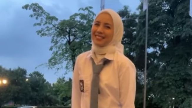  Potret Artis Hadiri Ultah Ussy Sulistiawaty (Instagram/@tya_ariestya)