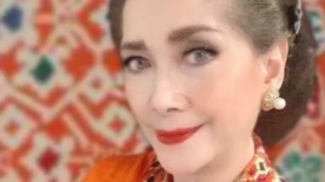 Potret Memukau Widyawati di Usia 72 Tahun (Instagram/@widyawati_sophiaan)