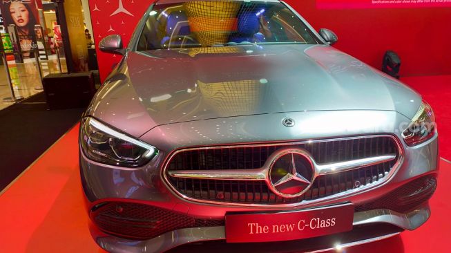 Tersedia dua pilihan mesin The All-New Mercedes-Benz C-Class: C 200 Avantgarde Line: 1.496 cc, 204 dk, 300 Nm, dan C 300 AMG Line: 1.999 cc, 258 dk, 400 Nm [Suara.com/CNR ukirsari].