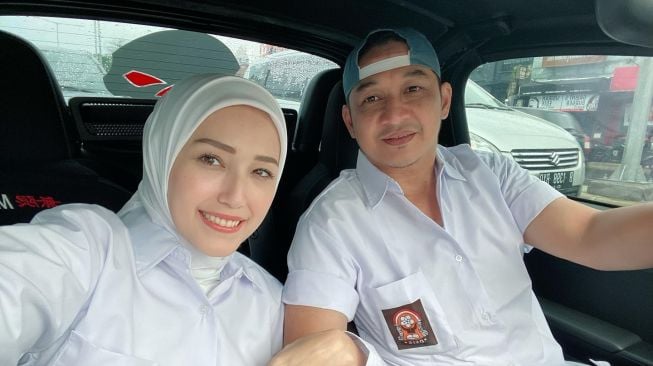  Potret Artis Hadiri Ultah Ussy Sulistiawaty (Instagram/@adeliapasha)