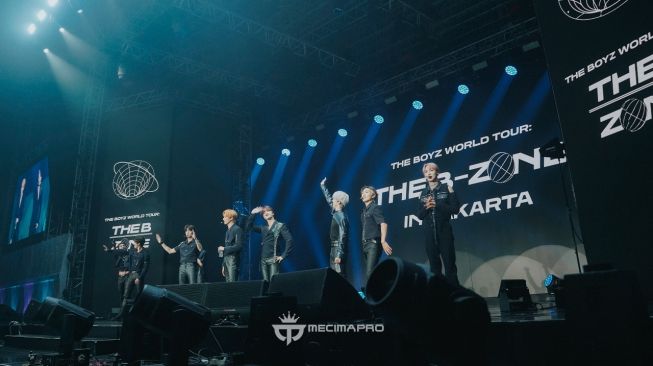 Jacob Nyanyikan Lagu Indonesia di Konser THE BOYZ, Penggemar Histeris