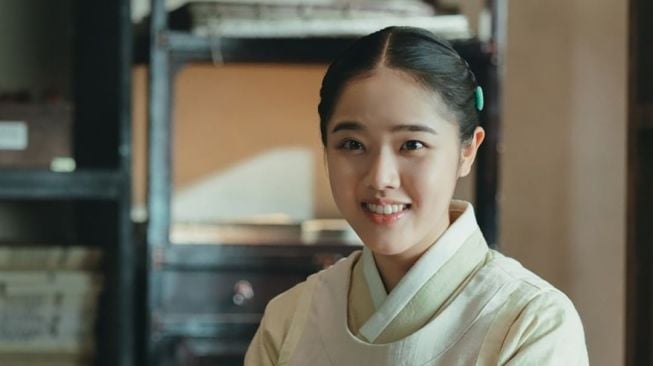 Pesona Kim Hyang Gi di Poong The Joseon Psychiatrist (Instagram/@tvn_drama)