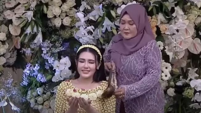 Momen siraman Via Vallen [YouTube/Indosiar]