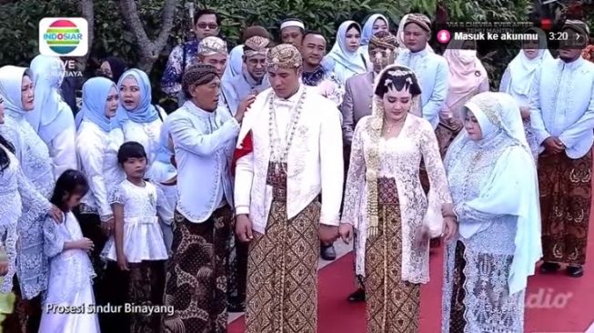 Pernikahan Via Vallen dan Chevra Yolandi [Vidio.com/indosiar]