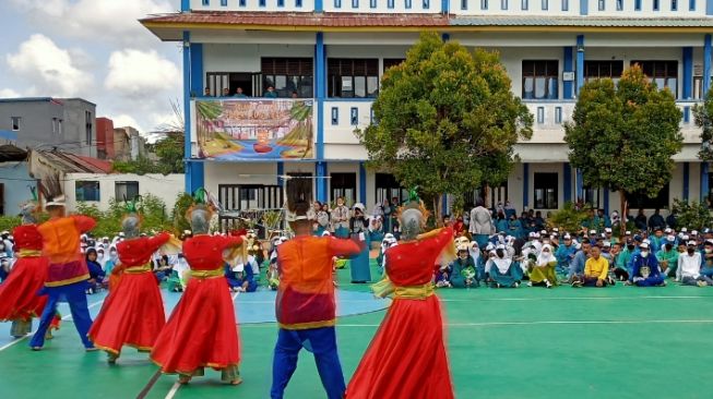 Sebanyak 80 Siswa SMAN 3 Batam Diduga Masuk karena Titipan, Ansar Ahmad Minta Disdik Selidiki