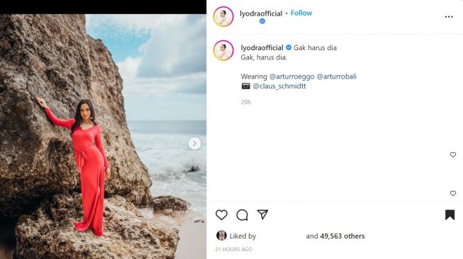 Foto: Pamer Potret Pakai Dress Merah, Lyodra Ginting Cantiknya Bak Titisan Dewi (instagram/lyodraginting)