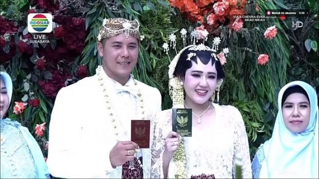 Potret Akad Nikah Via Vallen dan Chevra Yolandi (Indosiar)