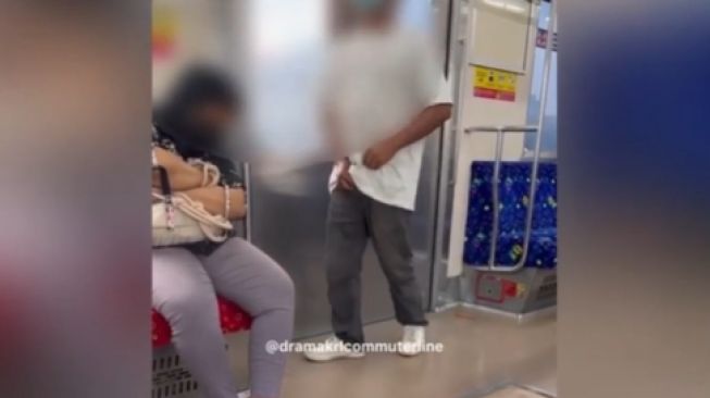 Pria ini diduga hendak lakukan perbuatan cabul kepada penumpang KRL (Instagram/ @wargajakpus).