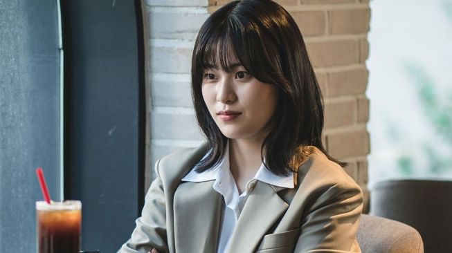 Potret Lee Soo Kyung di Adamas (Instagram/@tvn_drama)