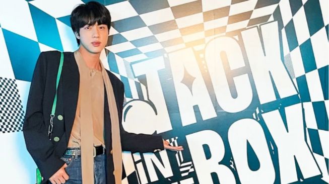 Potret Jin BTS menghadiri pesta pra-rilis 'Jack in The Box' (instagram.com/jin)
