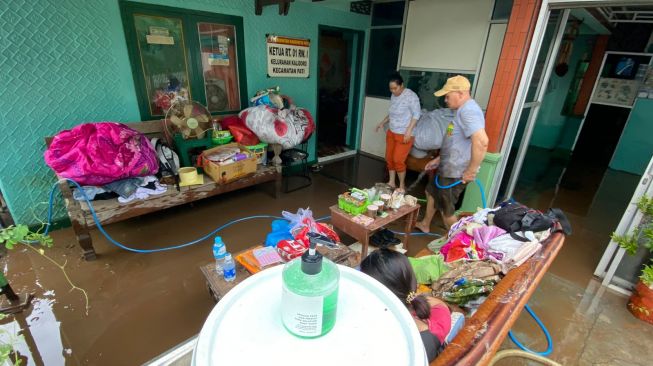 Daftar Barang Penting yang Wajib Diselamatkan saat Banjir, Apa Saja?