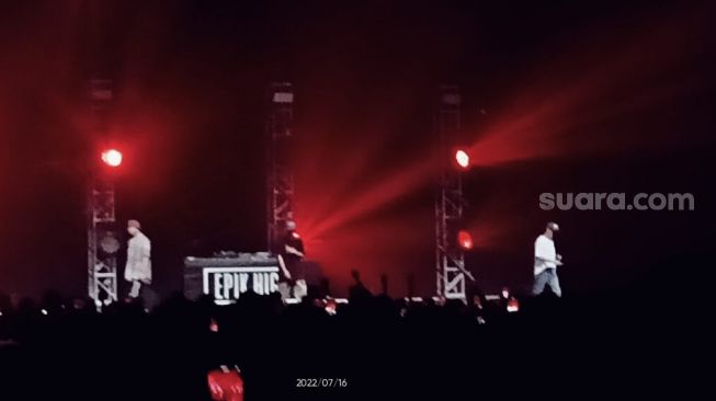 Konser Epik High di Kota Kasablanka, Jakarta Selatan, Sabtu (16/7/2022). [Rena Pangesti/Suara.com]
