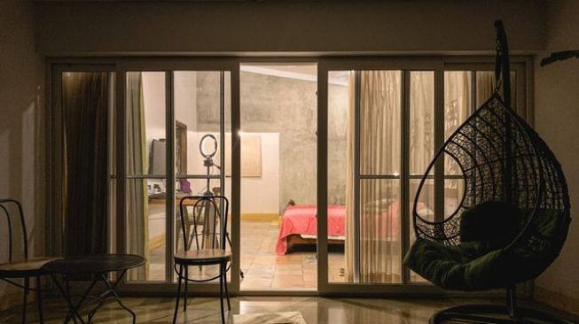 Simak, 5 Kelebihan Menggunakan Sliding Door di Rumah